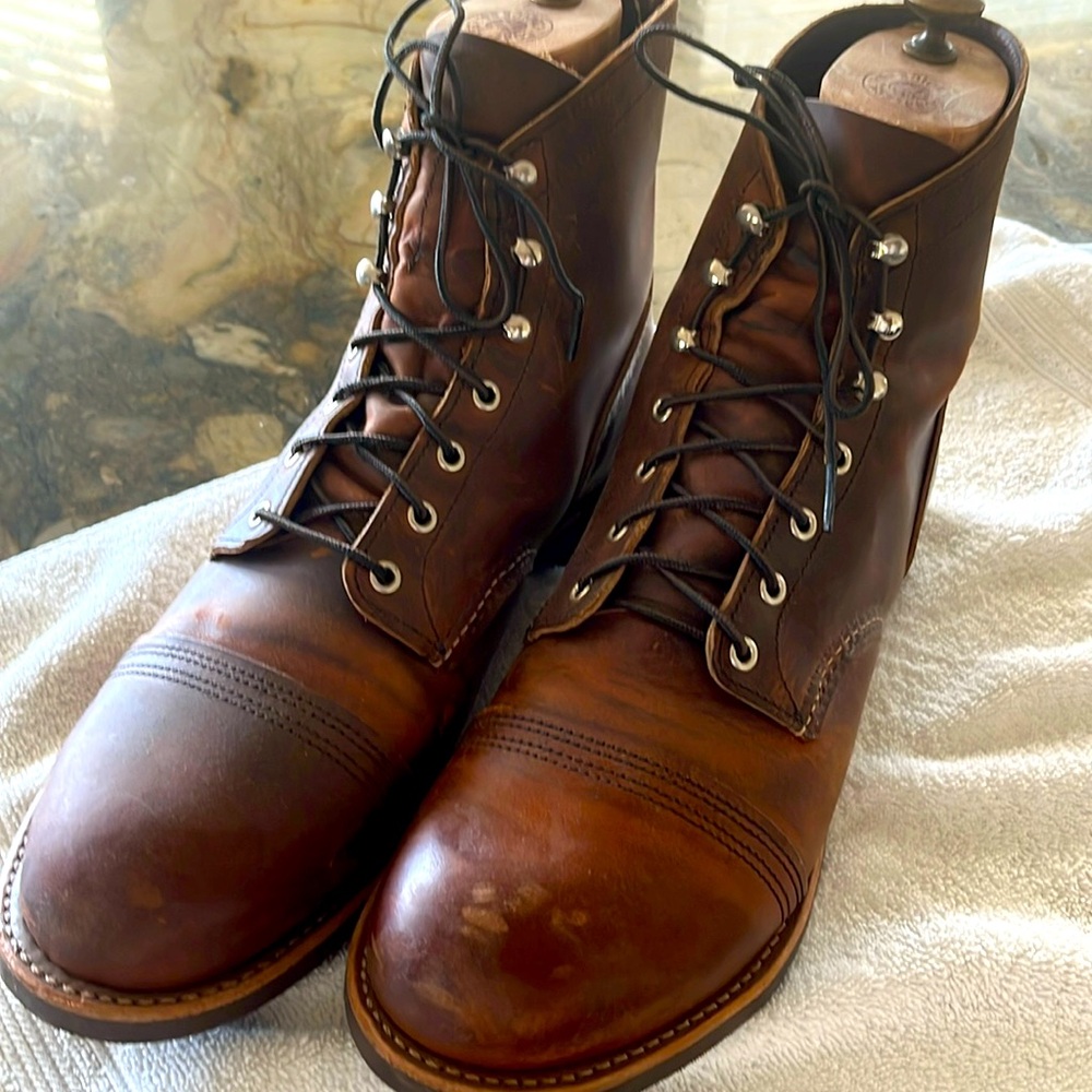 RED WING IRON RANGER 
8085 Copper Rough and Tough. 
Original Owner. Worn twice.